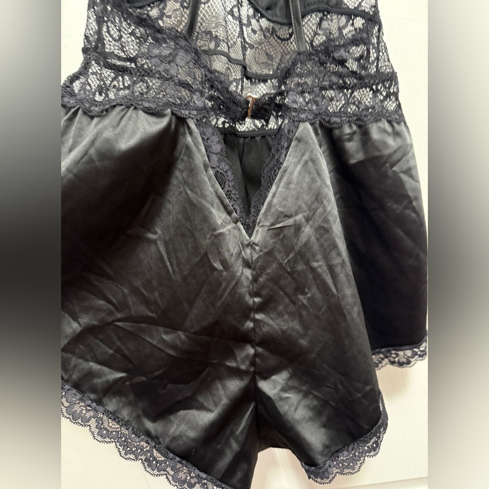 Forever 21 Black Lace Satin Lingerie Romper Teddy Sleepwear Women’s Size Small - Picture 10 of 15